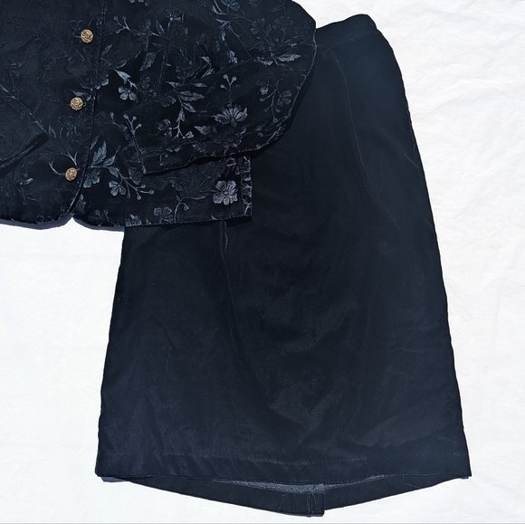 Vintage Tan Jay Velvet Style Set - Velvet Floral Detail + Gold Buttons - Size 14 - Picture 3 of 12